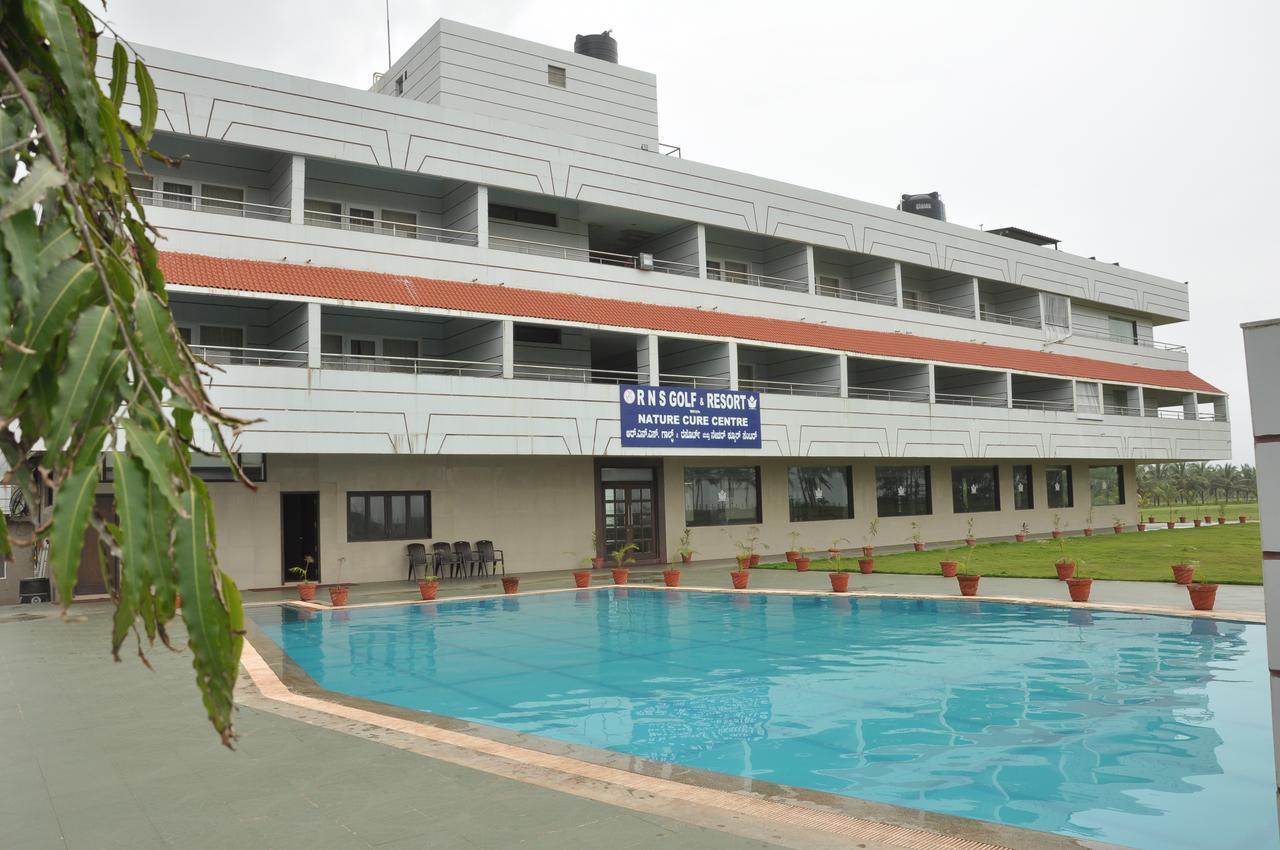 RNS Golf Resort&Nature Cure Centre Māvalli Exterior foto
