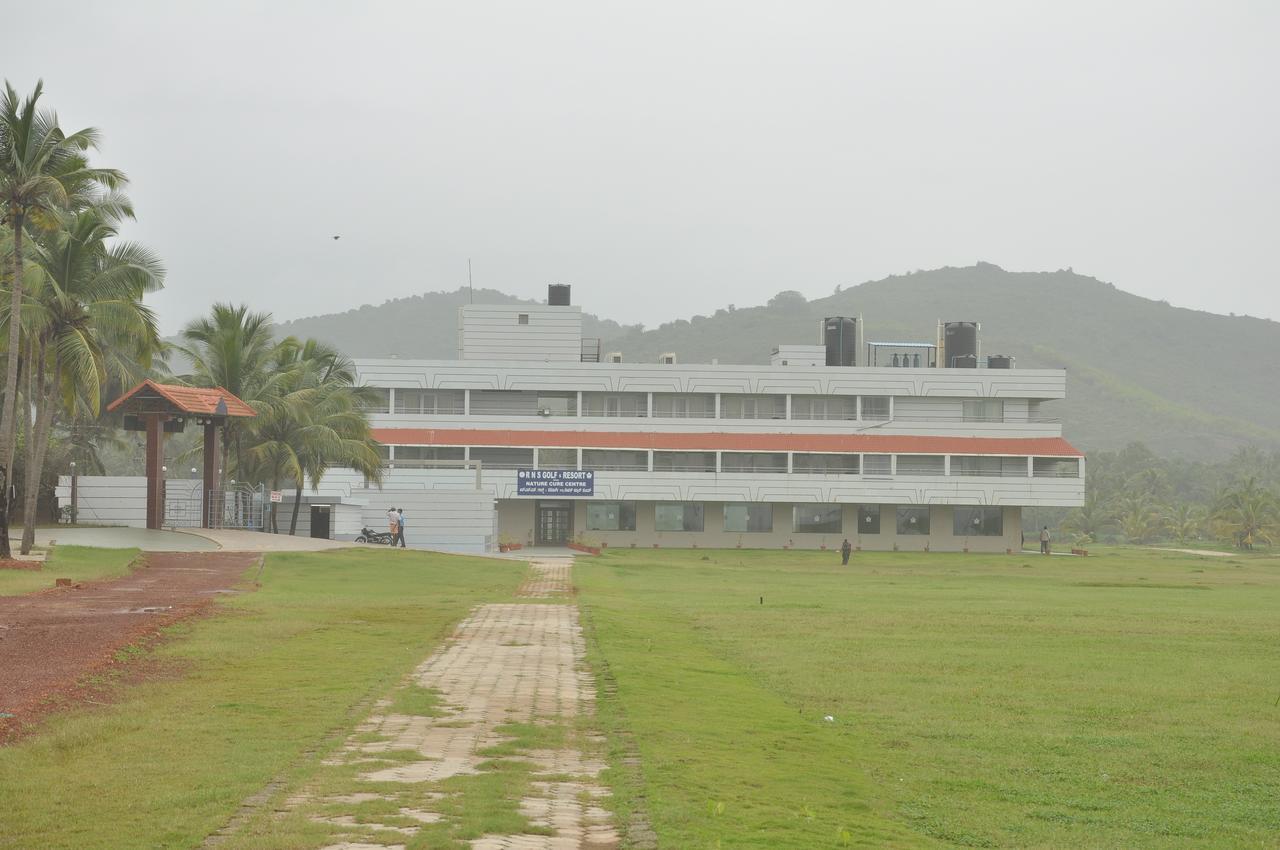 RNS Golf Resort&Nature Cure Centre Māvalli Exterior foto