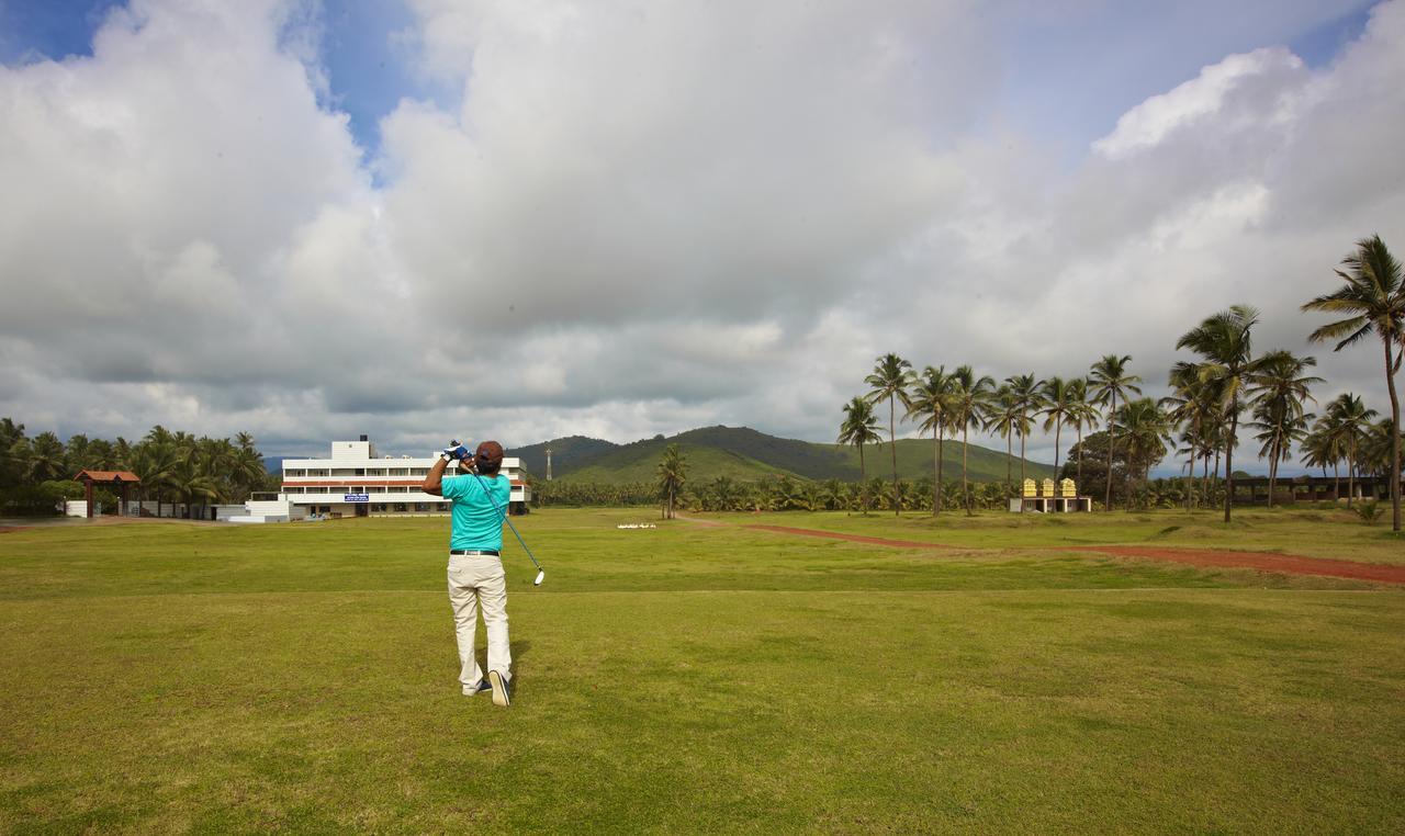 RNS Golf Resort&Nature Cure Centre Māvalli Exterior foto